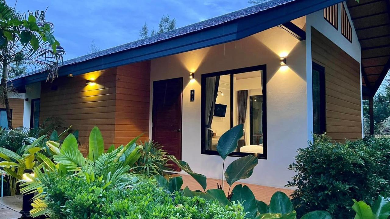 The Mantra Navi Hotel Ko Lanta Exterior foto